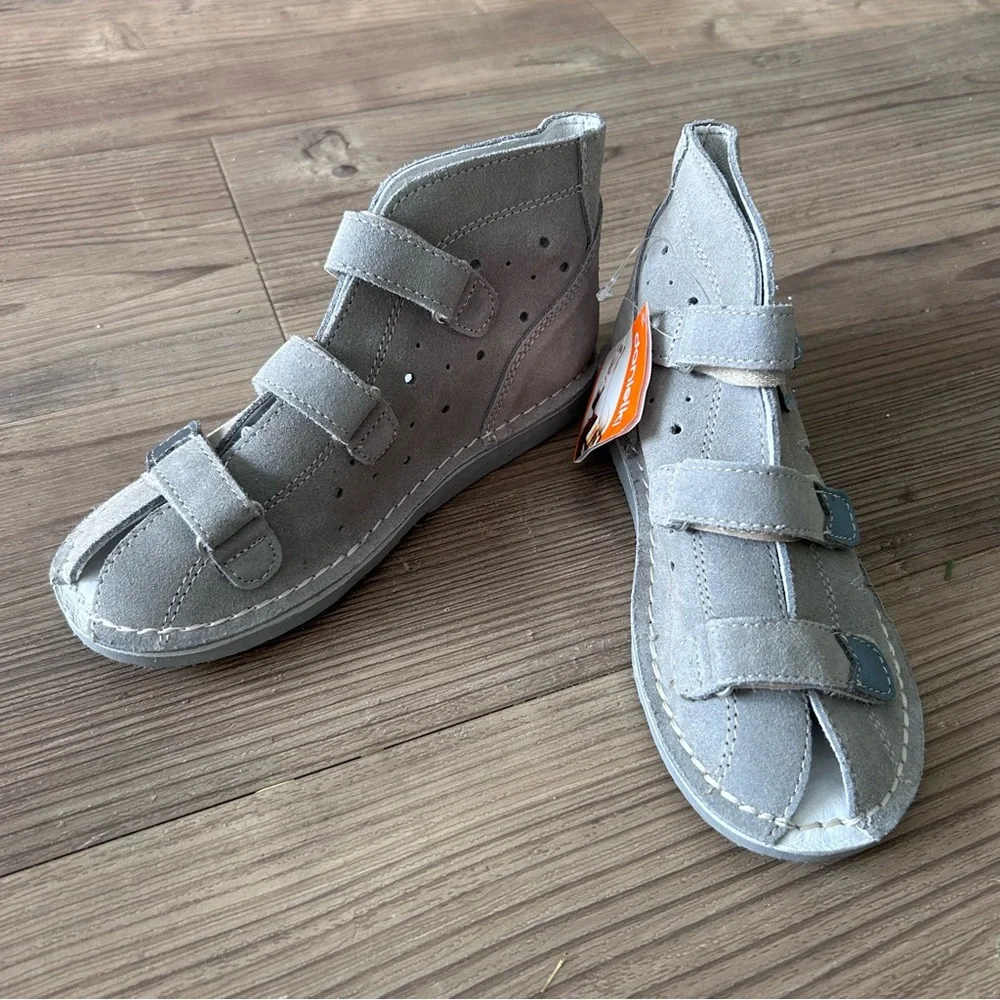 Danielki prophylactic orthopedic gray leather sandals. Euro size 31 Us 13-13.5